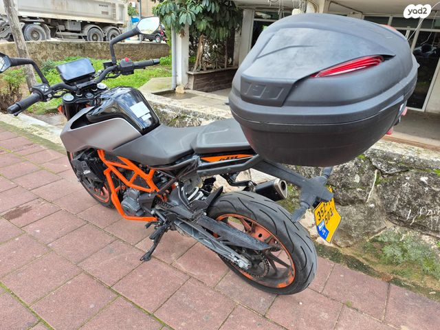 KTM Naked Duke 390
