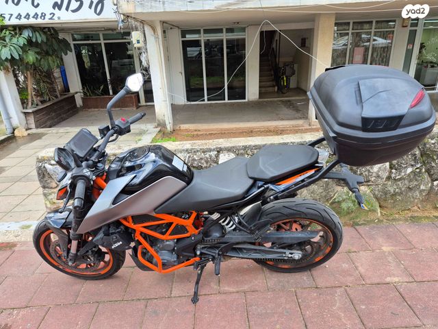 KTM Naked Duke 390