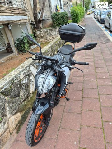 KTM Naked Duke 390