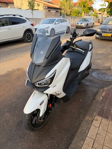 מודעת רכב סאן יאנג ג'וי-מקס Z-250