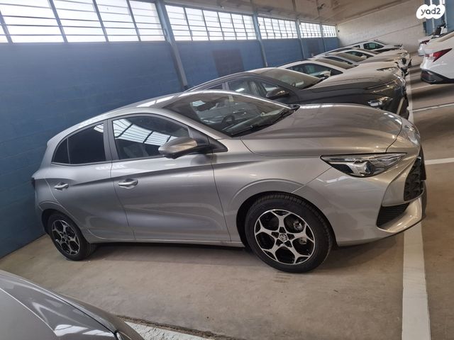 מודעת רכב אם ג'י MG3