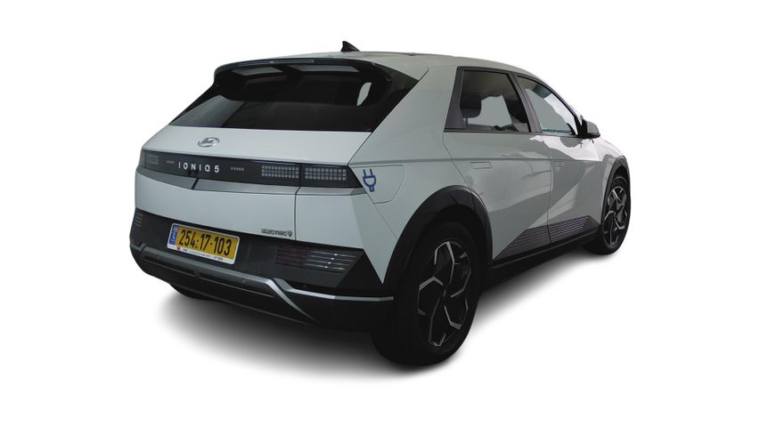 יונדאי איוניק 5