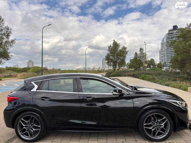 אינפיניטי Q30