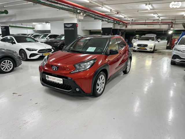 טויוטה אייגו X