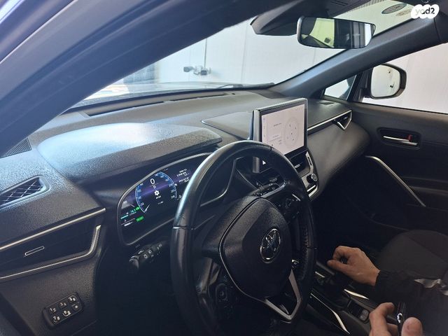 טויוטה קורולה קרוס