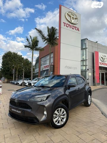 מודעת רכב טויוטה יאריס קרוס