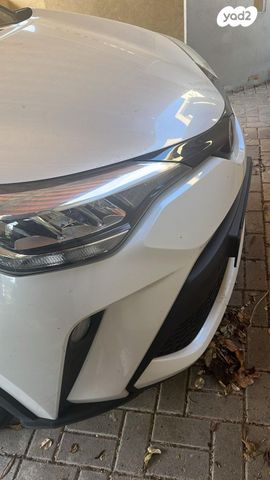 מודעת רכב טויוטה C-HR