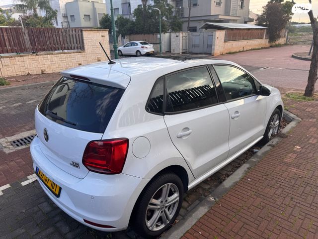 פולקסווגן פולו 