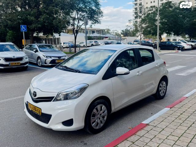 טויוטה יאריס