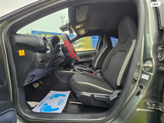 טויוטה אייגו X