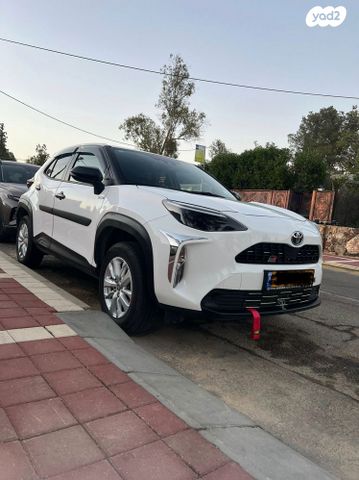 מודעת רכב טויוטה יאריס קרוס