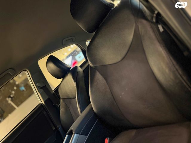 טויוטה פריוס