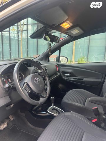 טויוטה יאריס