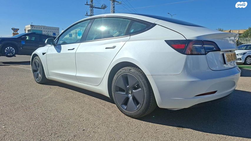 מודעת רכב טסלה מודל 3