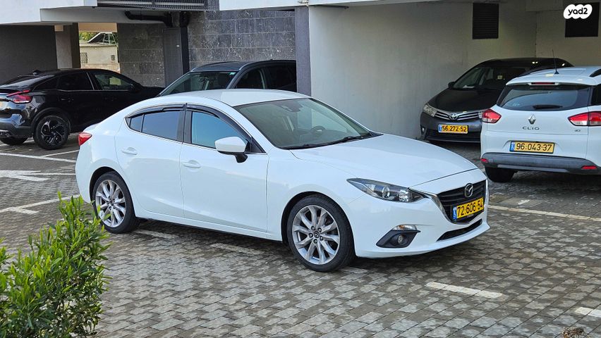 מודעת רכב מאזדה 3