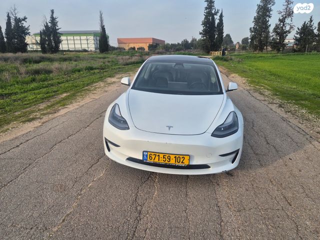 מודעת רכב טסלה מודל 3