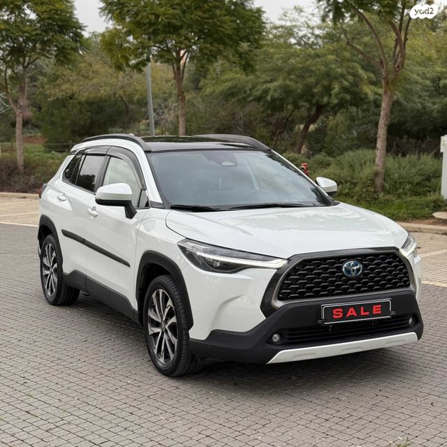 מודעת רכב טויוטה קורולה קרוס