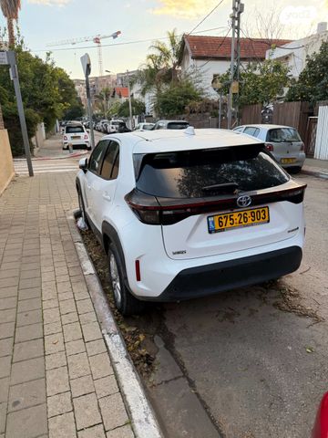 מודעת רכב טויוטה יאריס קרוס