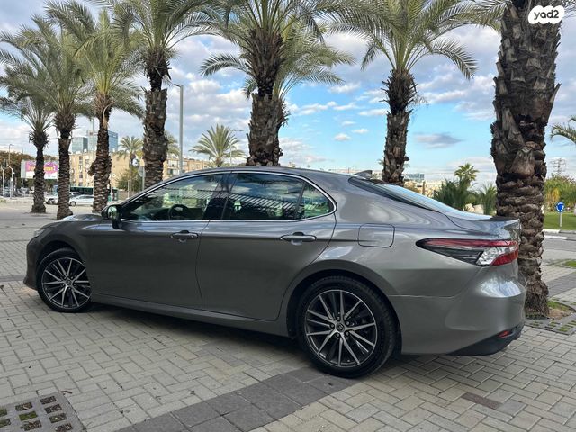 טויוטה קאמרי