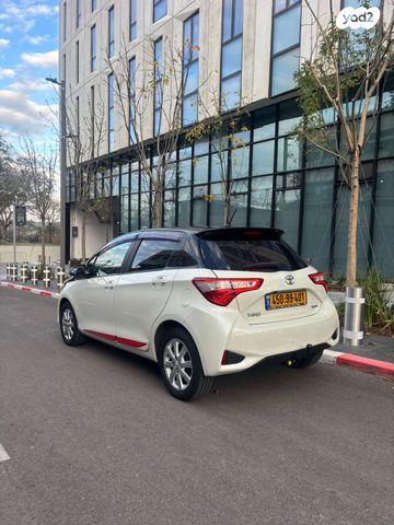 טויוטה יאריס