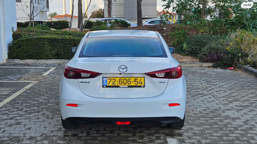 מאזדה 3
