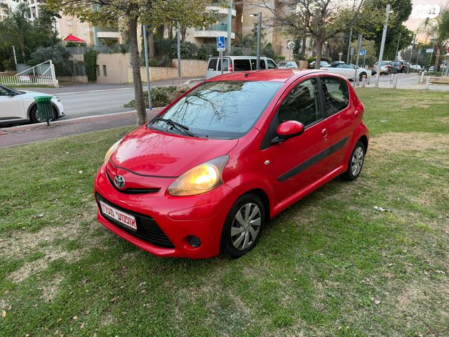 מודעת רכב טויוטה אייגו