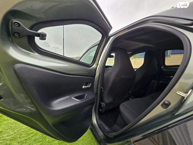 טויוטה אייגו X