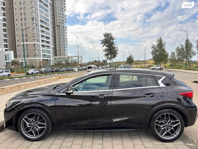 אינפיניטי Q30