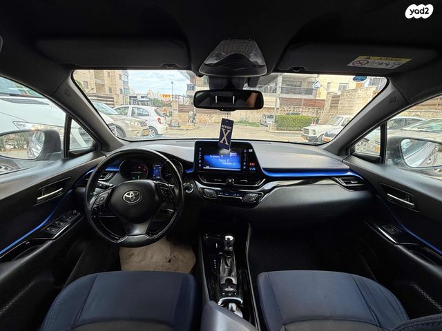 טויוטה C-HR