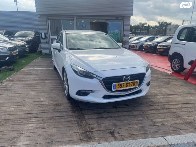 מאזדה 3