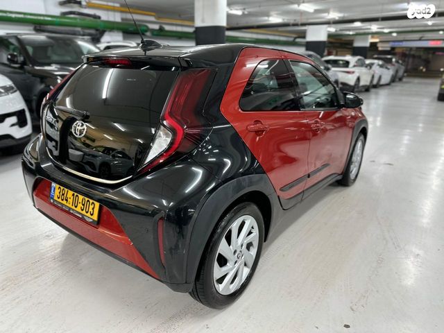 טויוטה אייגו X