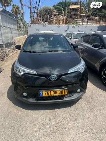מודעת רכב טויוטה C-HR