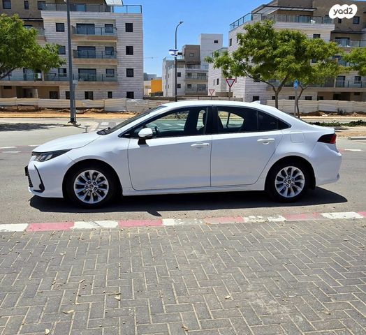 טויוטה קורולה