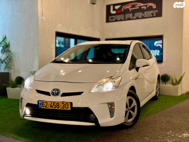 מודעת רכב טויוטה פריוס