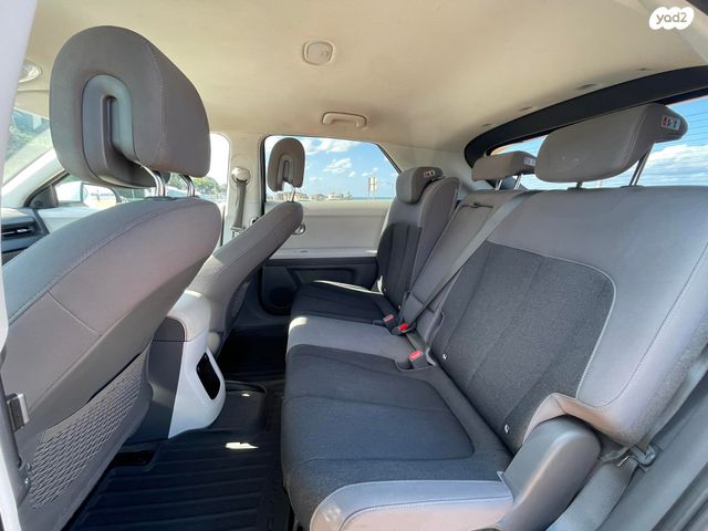 יונדאי איוניק 5