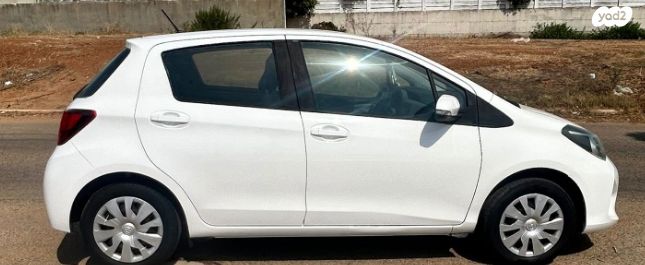 טויוטה יאריס