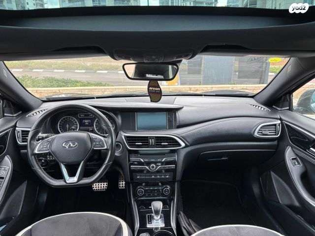 אינפיניטי Q30