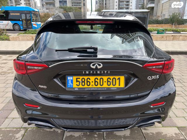 אינפיניטי Q30