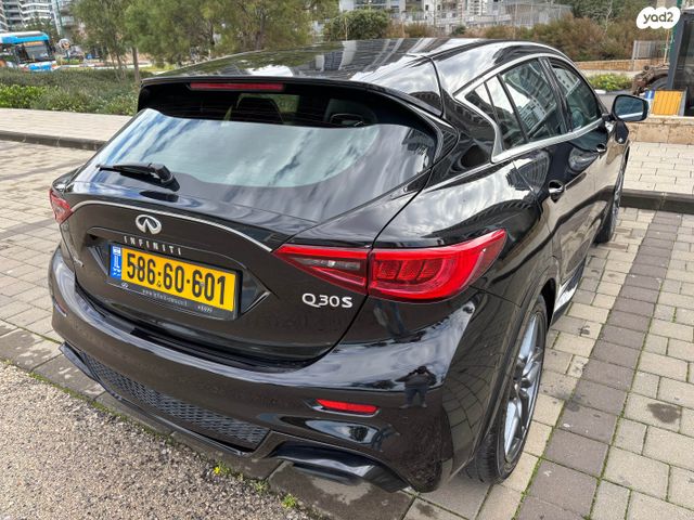 אינפיניטי Q30