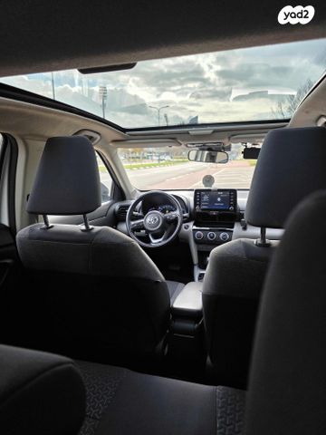 מודעת רכב טויוטה יאריס קרוס