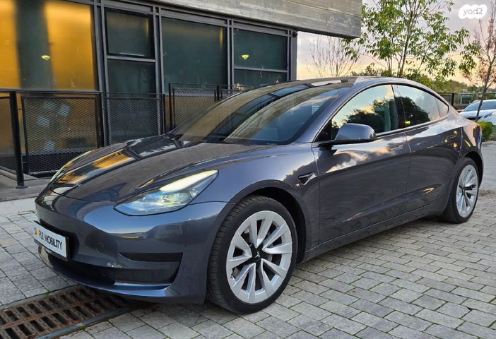 מודעת רכב טסלה מודל 3