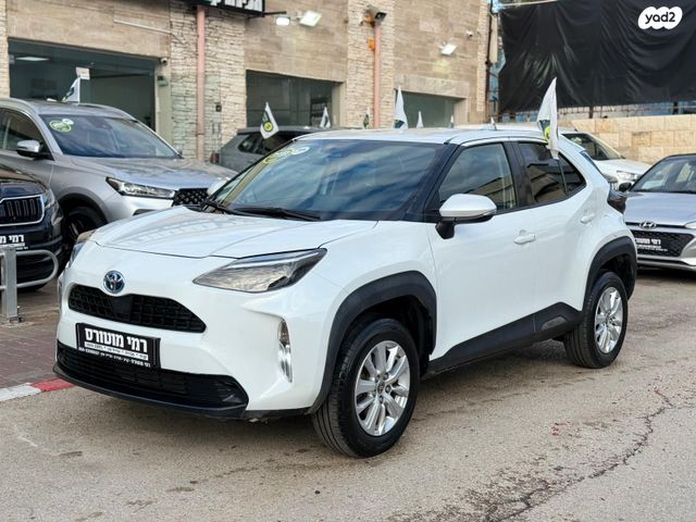 מודעת רכב טויוטה יאריס קרוס