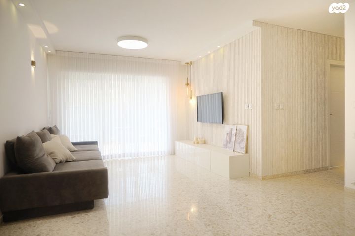 אהרון בוגנים 8