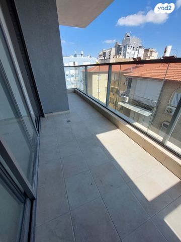 דירה, הכובש 21, רמב"ם, ראשון לציון