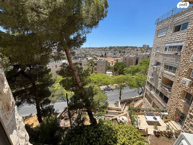 דירה, אבשלום חביב 10, ארמון הנציב, תלפיות מזרח, ירושלים