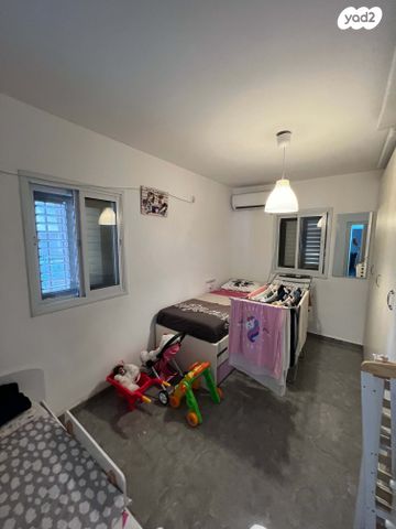 דירה, האתרוג 2, אושיות, רחובות