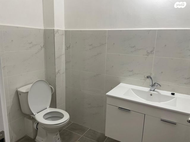 דירה, הרב זבולון גרז 7, רחובות הצעירה, רחובות