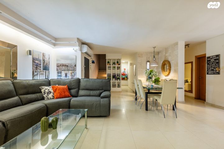 דירה, יצהר 60, גילה, ירושלים