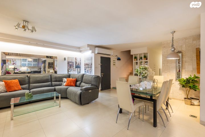 דירה, יצהר 60, גילה, ירושלים