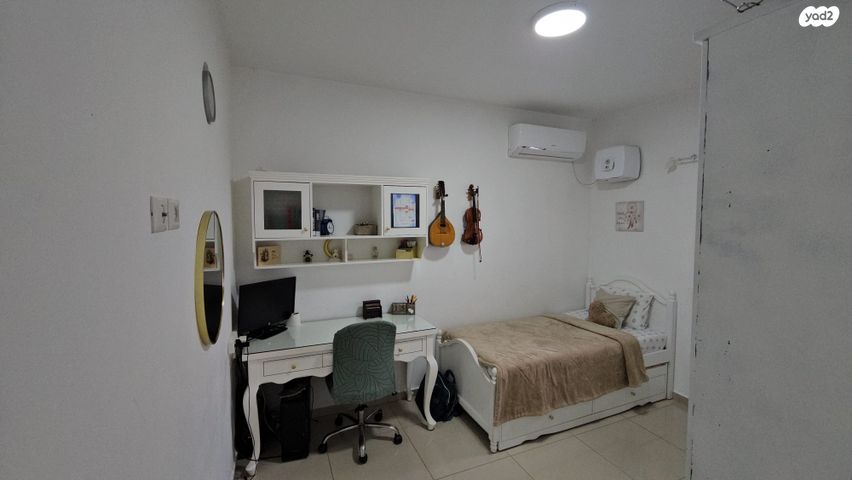 דירת גן, כלנית 1, הפרחים, חריש